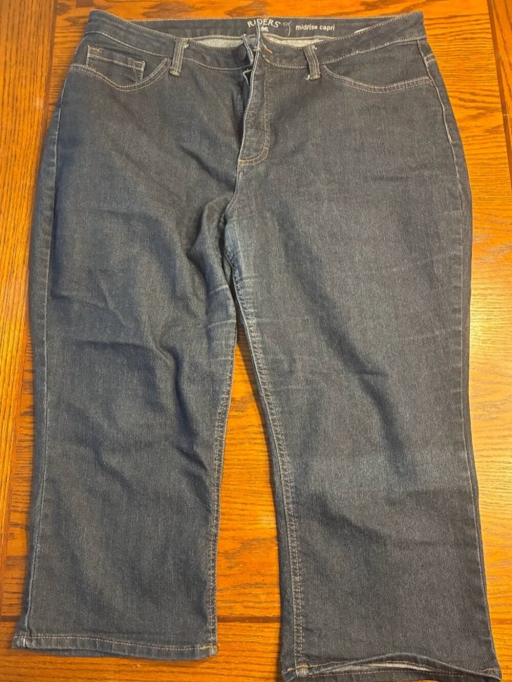 Riders by Lee - Size 16M - Midrise Capri Jeans - Genlty Worn